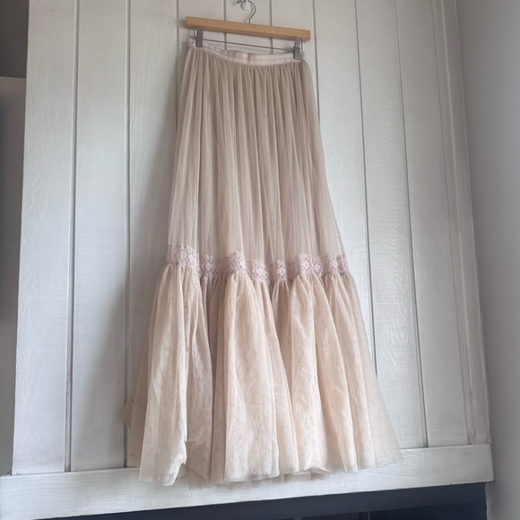 Needle & Thread Dresses & Skirts - Needle & Thread Lace Tulle Maxi Skirt